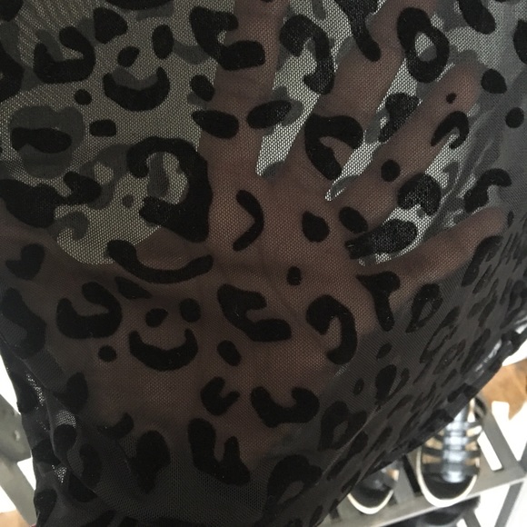 COPY - Mock Neck Leopard Print Bodysuit - Picture 3 of 9